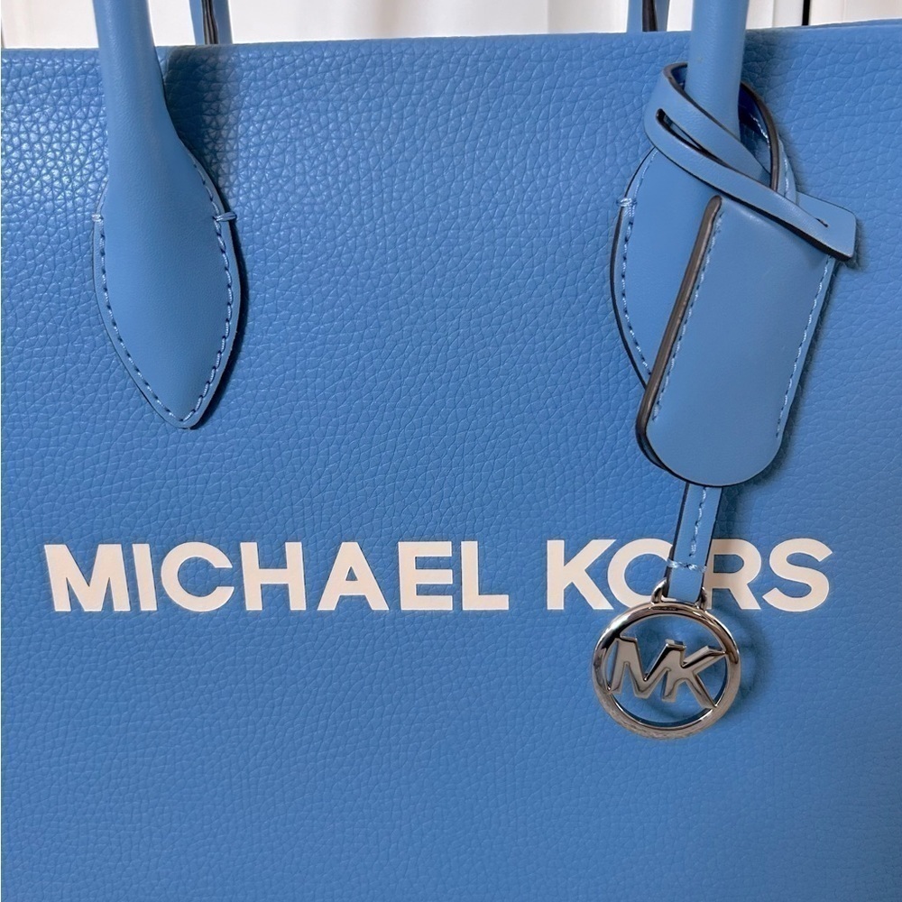 Michael Kors Mirella Medium Tote with Matching Large Snap Wallet - Picture 3 of 10